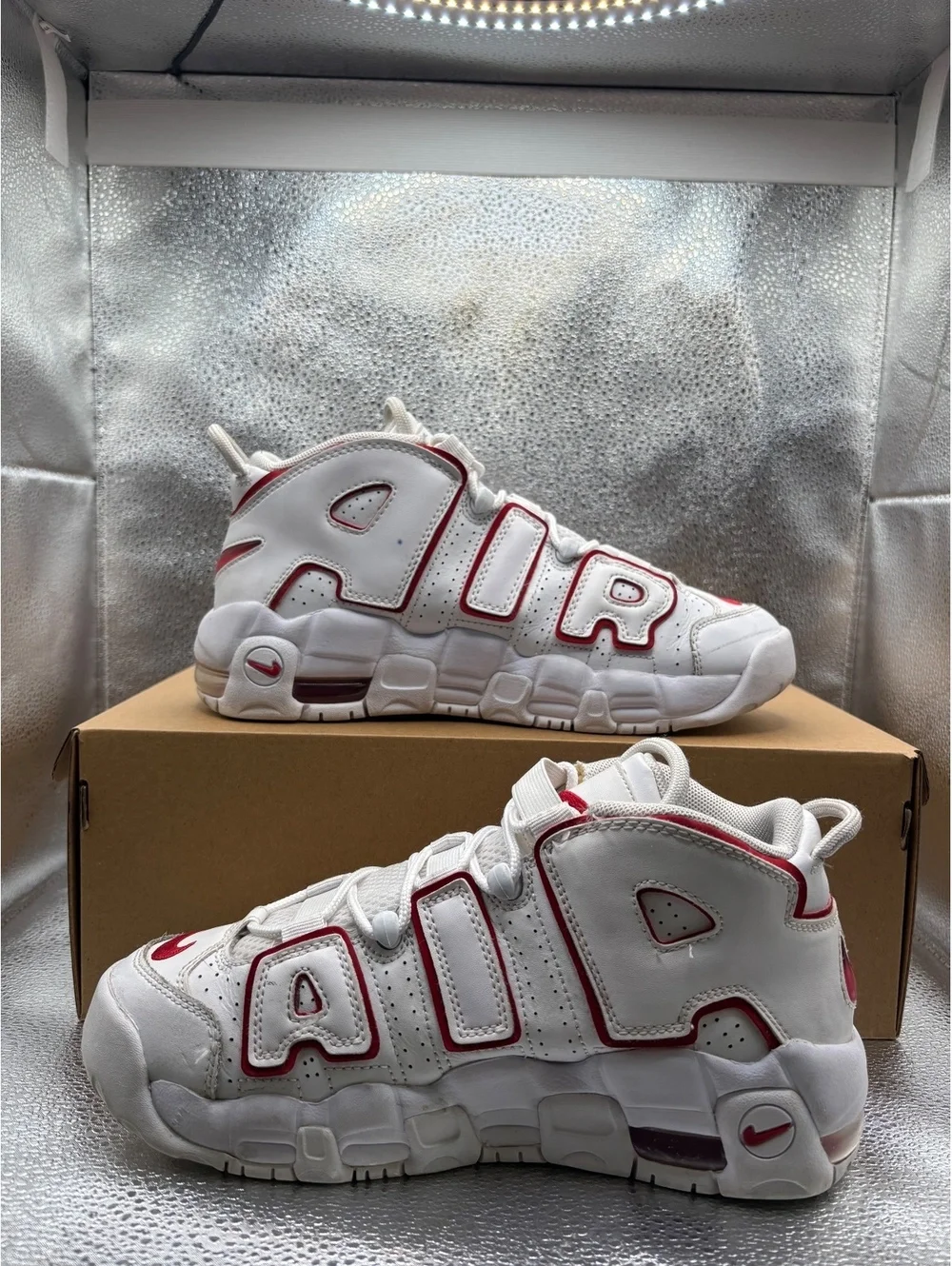 Nike air more uptempo whit varsity red outline GS